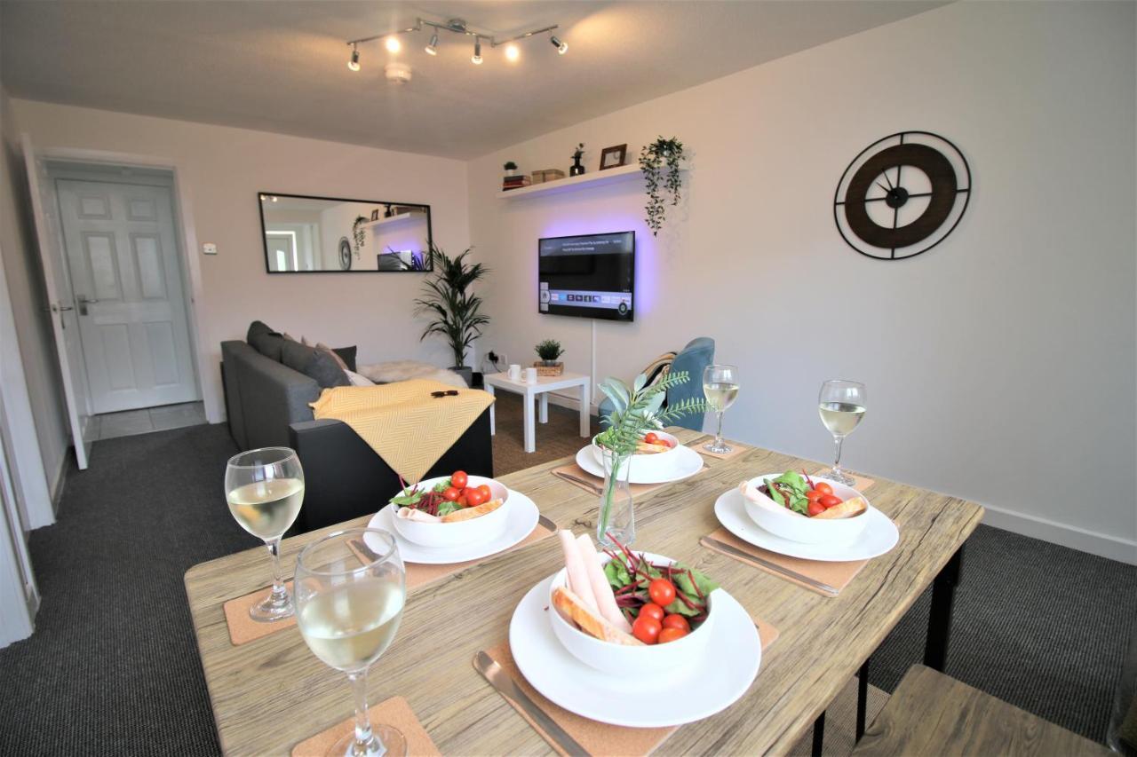Thesiger Court Apartments - Free Private Parking - By Property Promise Cardiff Exterior photo