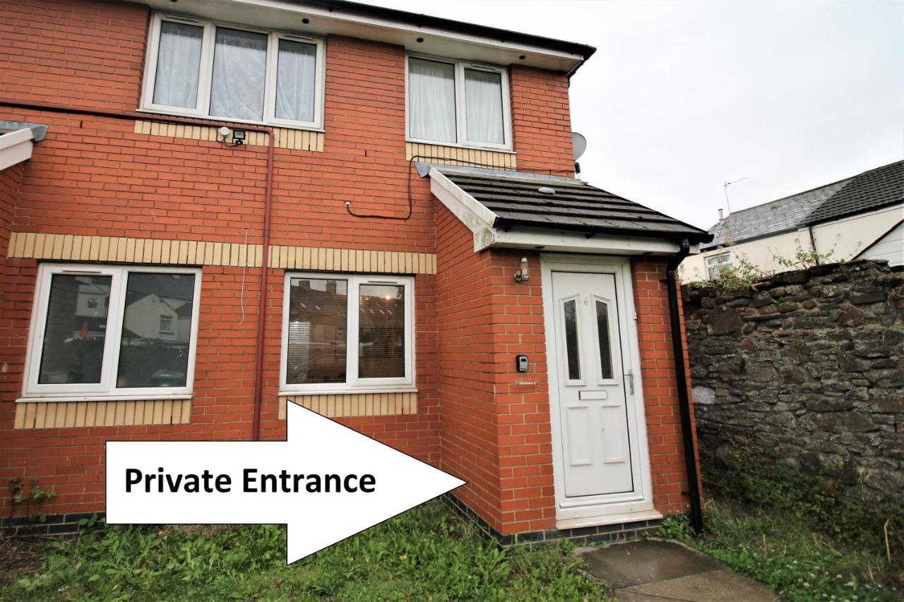 Thesiger Court Apartments - Free Private Parking - By Property Promise Cardiff Exterior photo